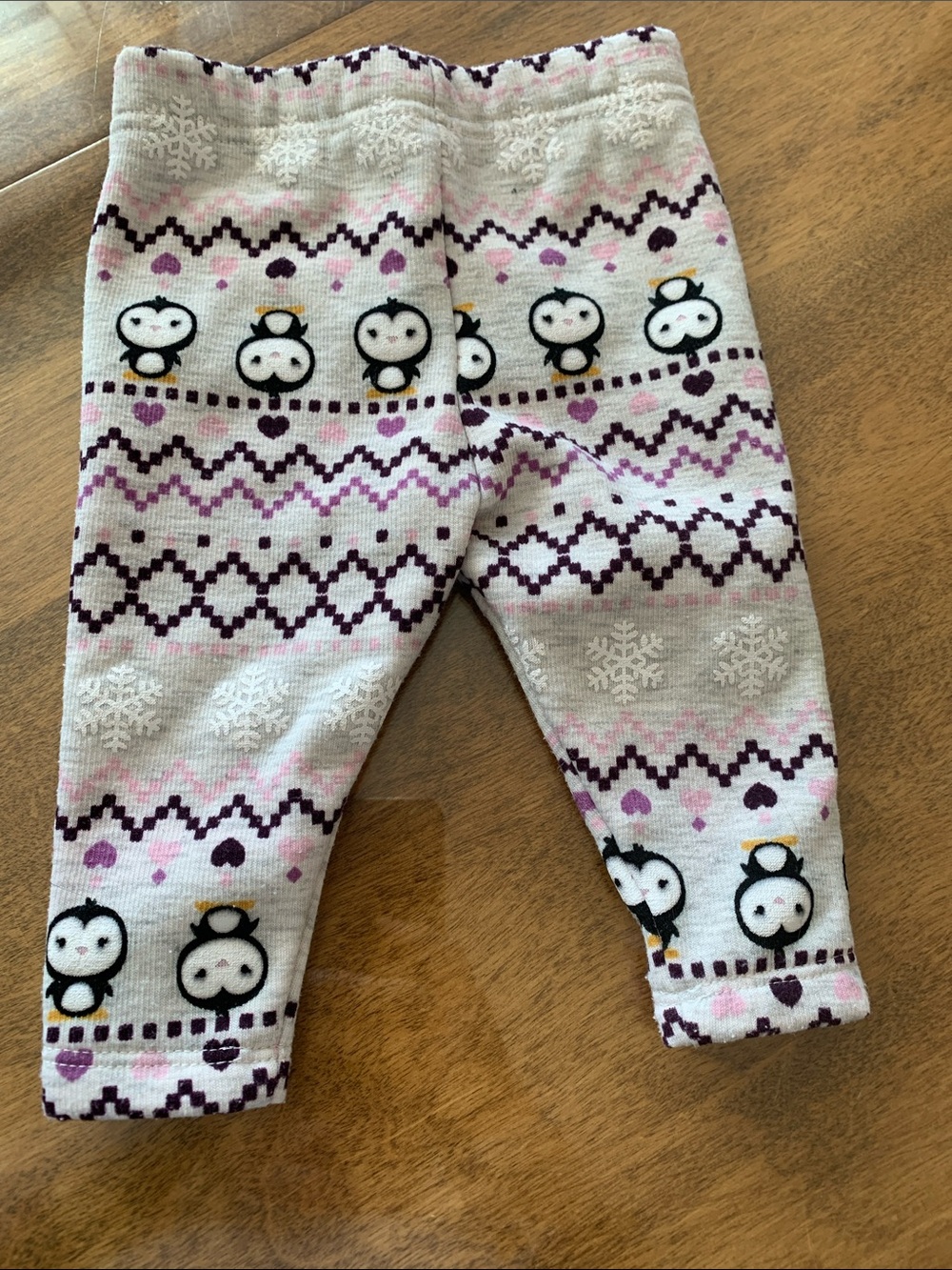 George Cream Leggings with Pink & Purple Penguin Pattern